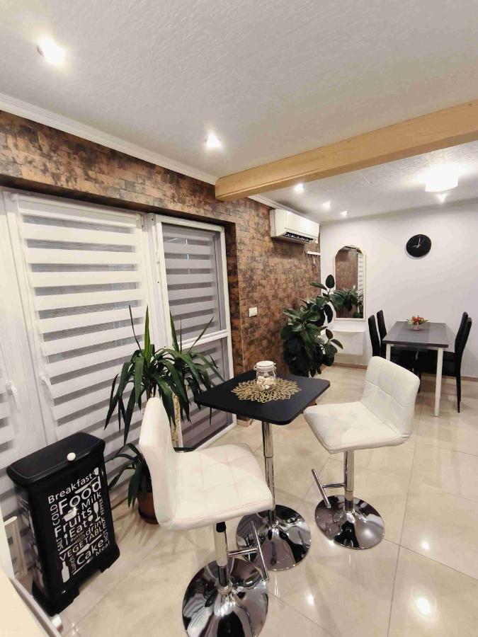Baky House Apartment Balatonlelle Ngoại thất bức ảnh